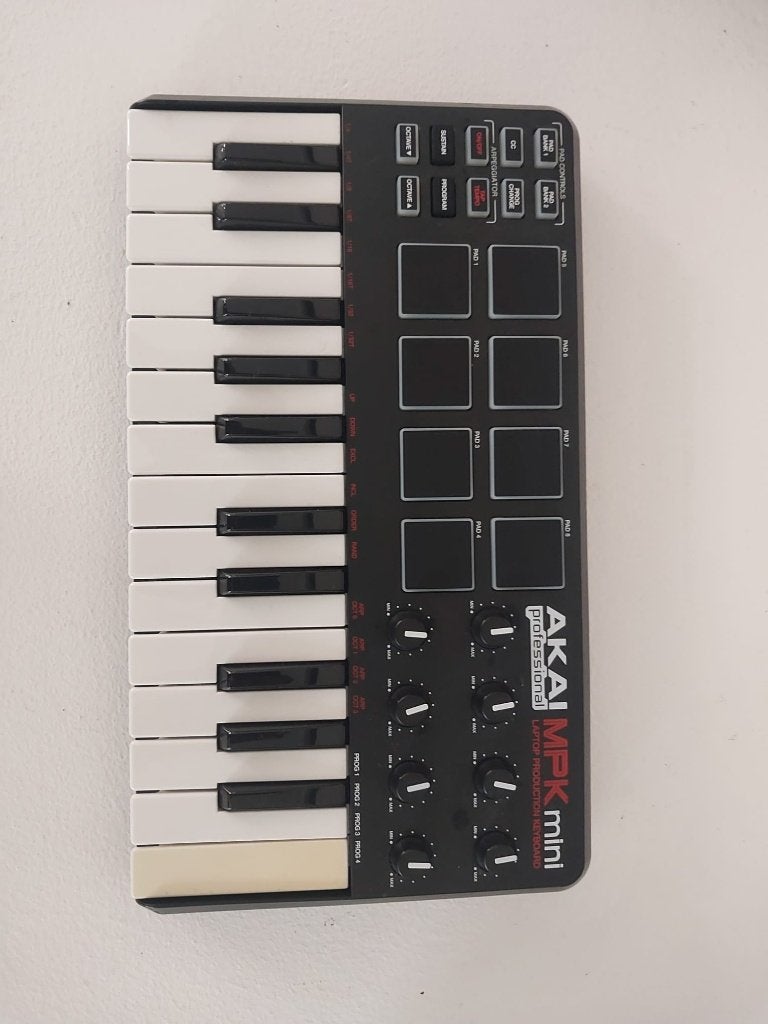 Akai MPK mine, Ophalen of Verzenden, Zo goed als nieuw