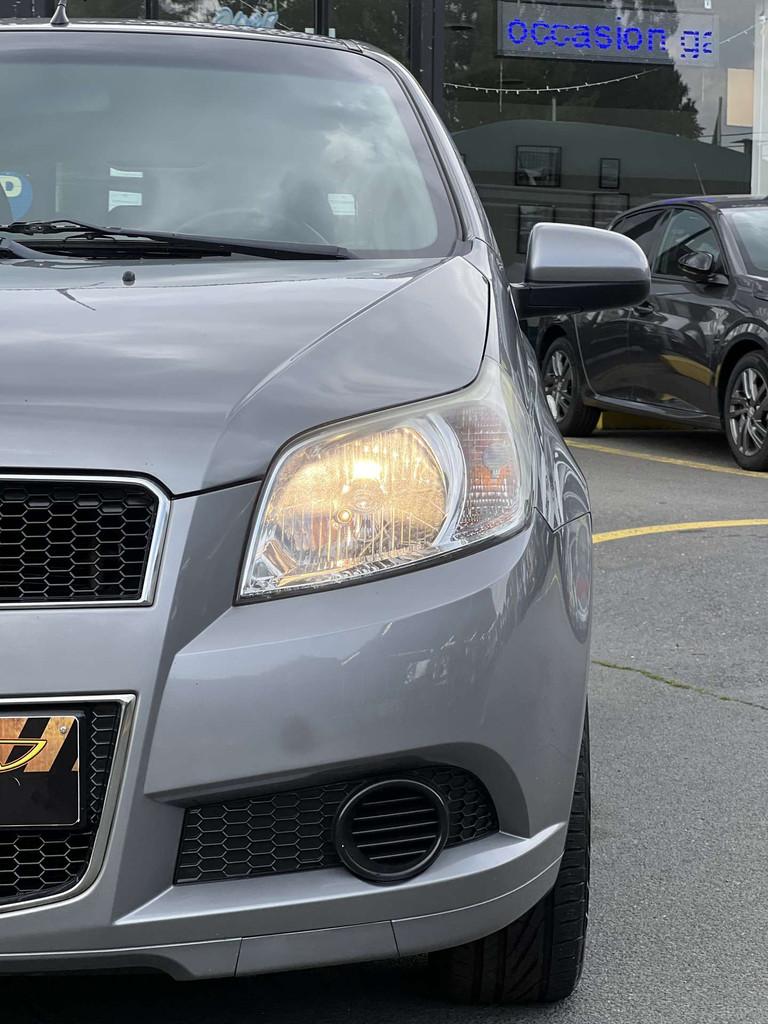 Chevrolet Aveo hatchback 1.2i*CLIMA*AUX*USB*garantie 12 mois, USB, Argent ou Gris, https://public.car-pass.be/vhr/6d68cd42-5ebb-4311-bc05-7672a9d1fbd1