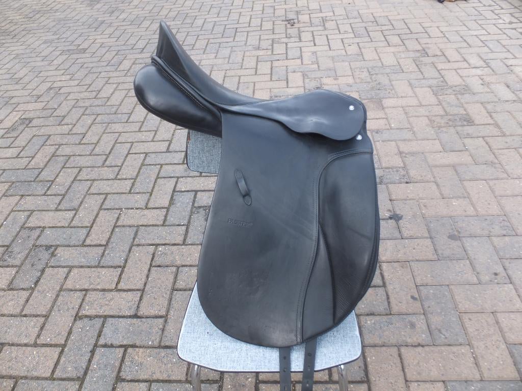 dressuurzadel, Dieren en Toebehoren, Paarden en Pony's | Zadels, Zo goed als nieuw, Dressuur, Ophalen