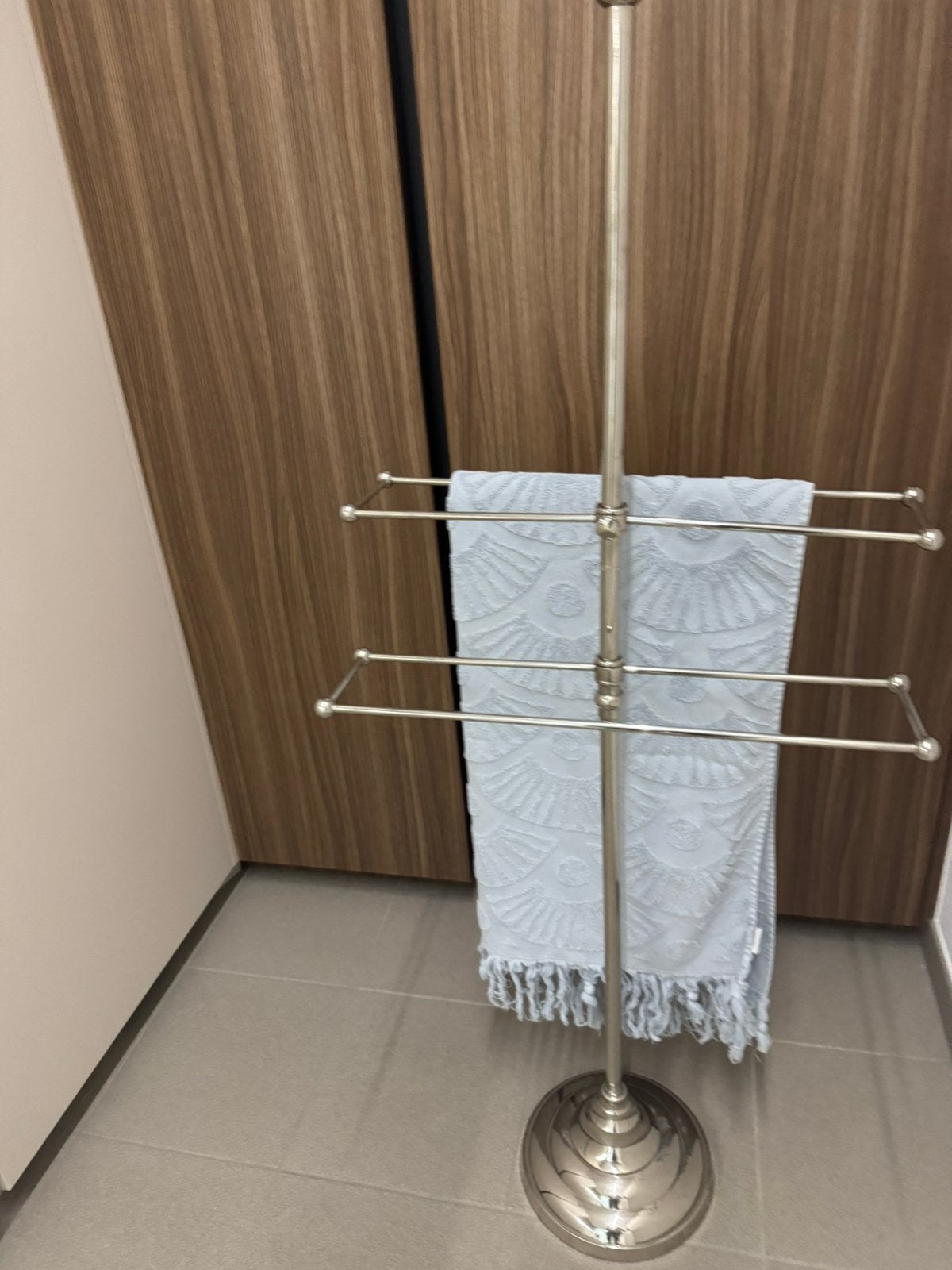 Luxe vrijstaande handdoekhouder – Chroom, Ophalen, Gebruikt