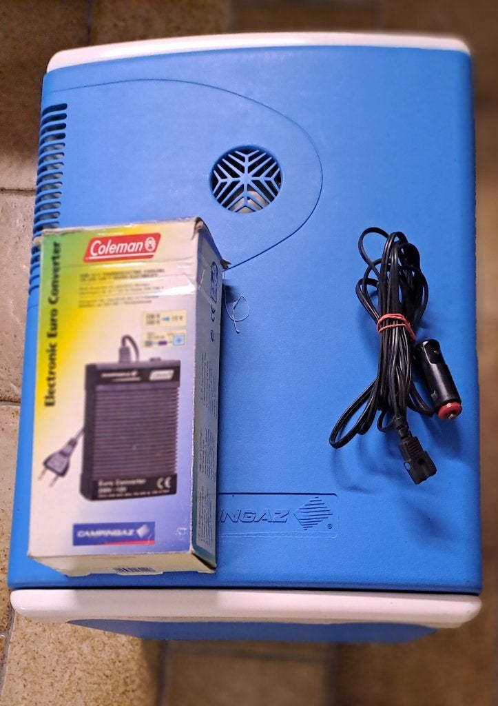 Frigobox , campingaz 12v. Met Adapter en kabel ., Caravanes & Camping, Glacières, Enlèvement, Utilisé, Glacières, Élément de refroidissement