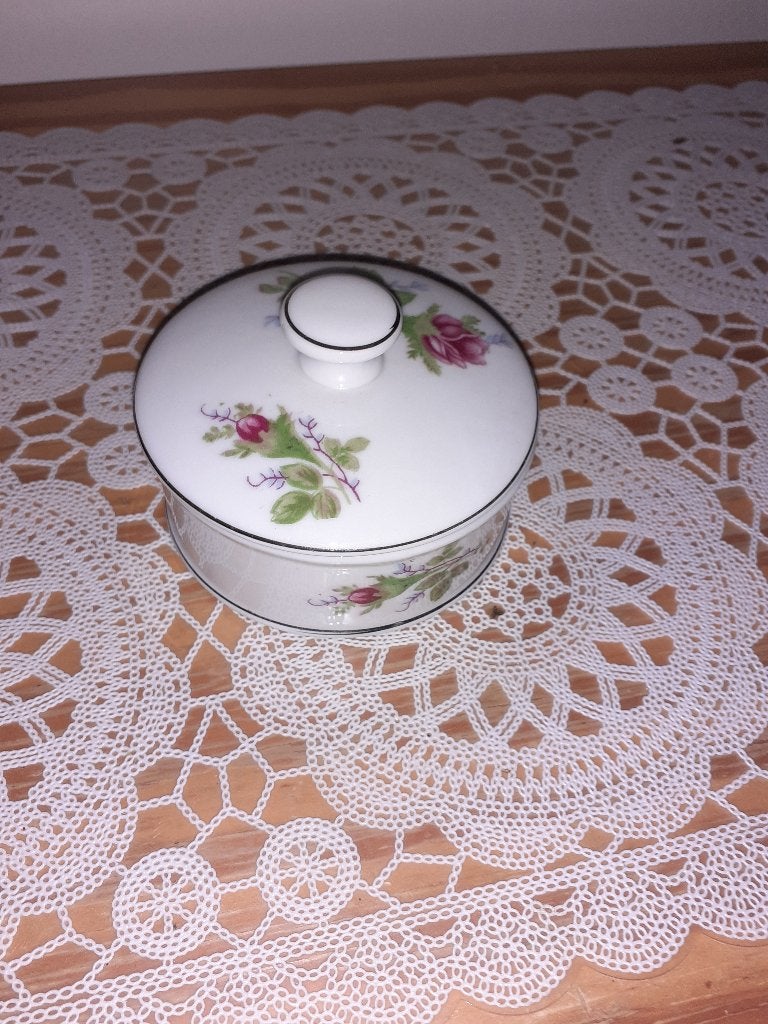 Boîte à bijoux ronde à fleurs ELMA FANTANE, Antiquités & Art, Enlèvement
