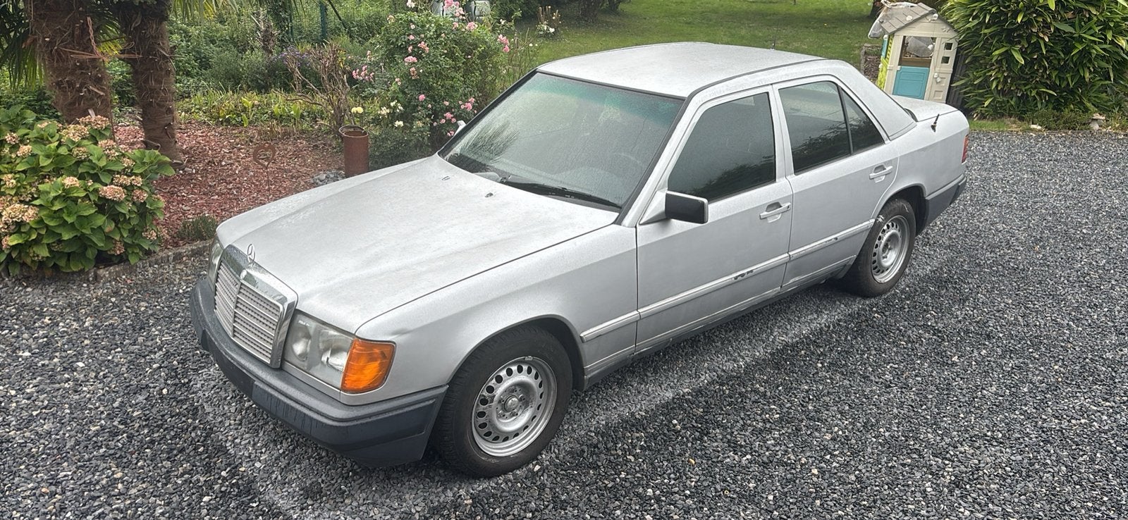 Mercedes classe e w124 300d, Autos, Argent ou Gris, Achat, 4 portes, Noir