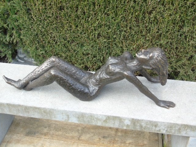femme nue en bronze assise bras en arrières ., Enlèvement ou Envoi, Neuf