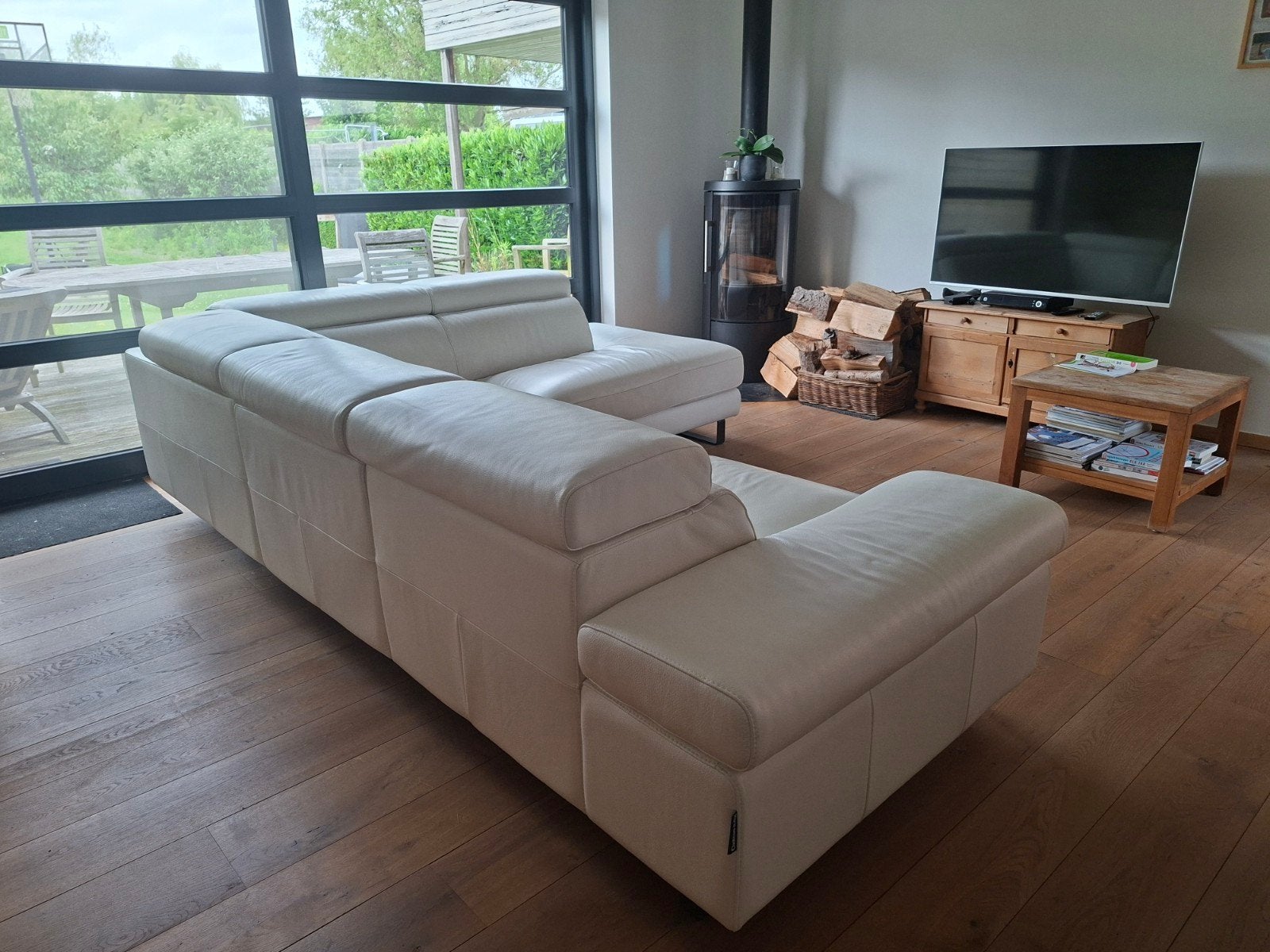 Leder salon met longchair, bijna nieuw, nog 2 jaar garantie, Huis en Inrichting, Zetels | Complete zithoeken, Zo goed als nieuw