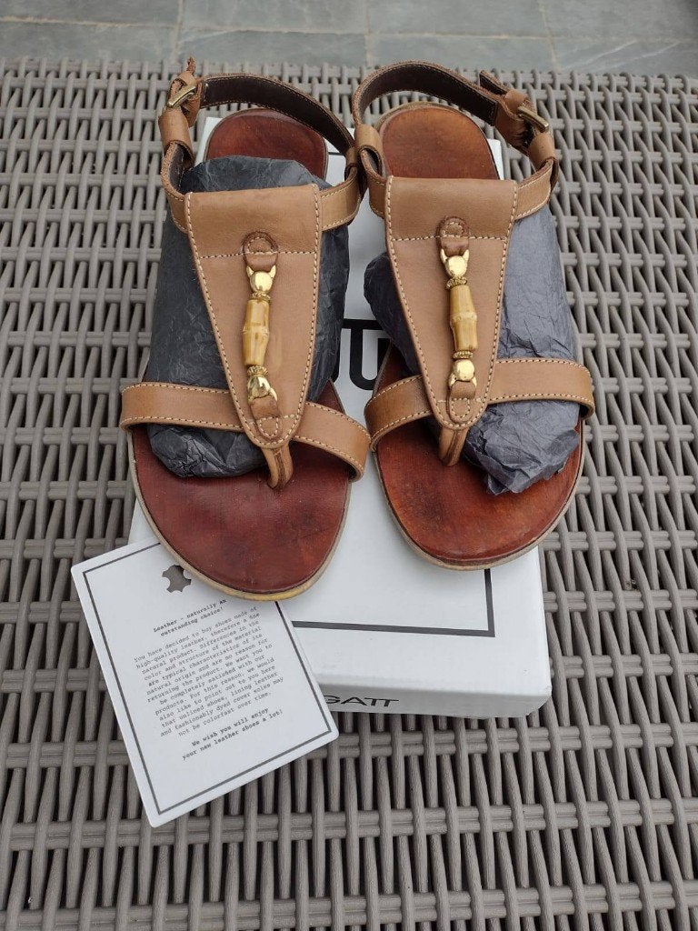 Sandales en cuir taille 39 — Fabriquées en Italie, ANDERE, Comme neuf, Brun, Sandales et Mûles