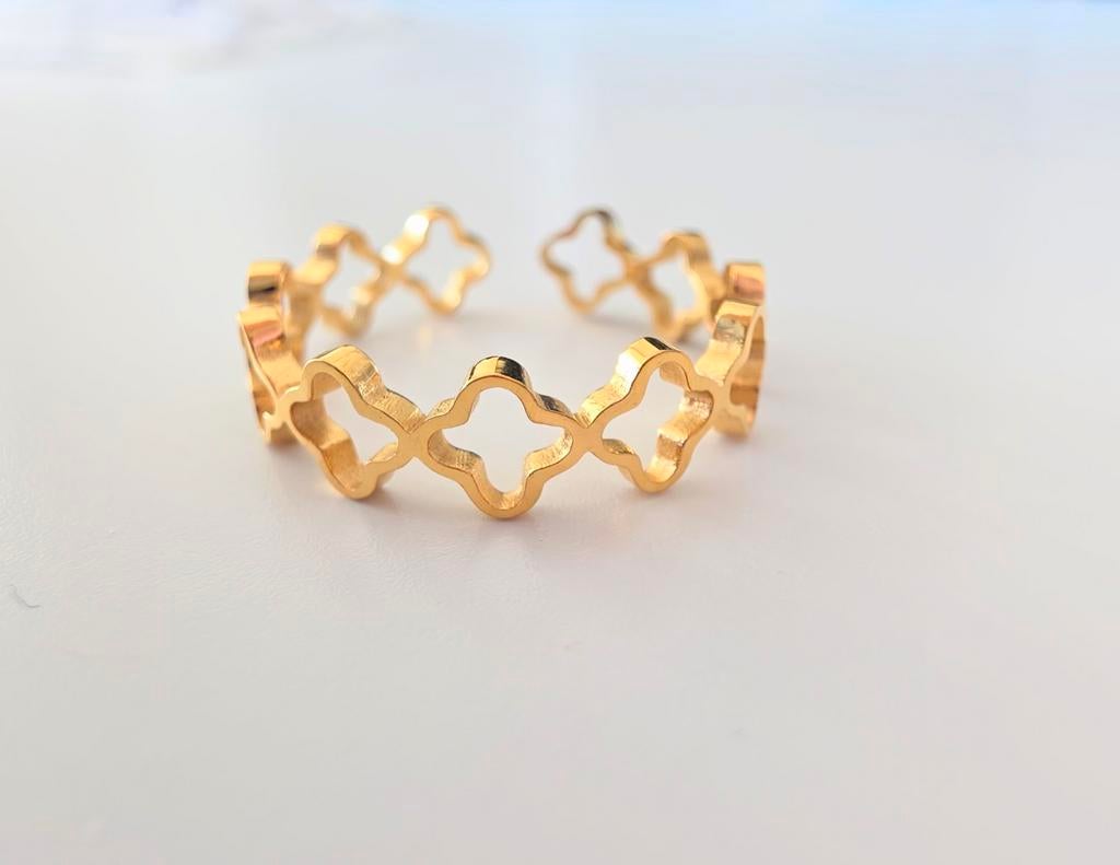 Bague trèfle  pour femme en acier inoxydable, Bijoux, Sacs & Beauté, Bagues, Neuf, Enlèvement ou Envoi, Femme, Fer ou Acier