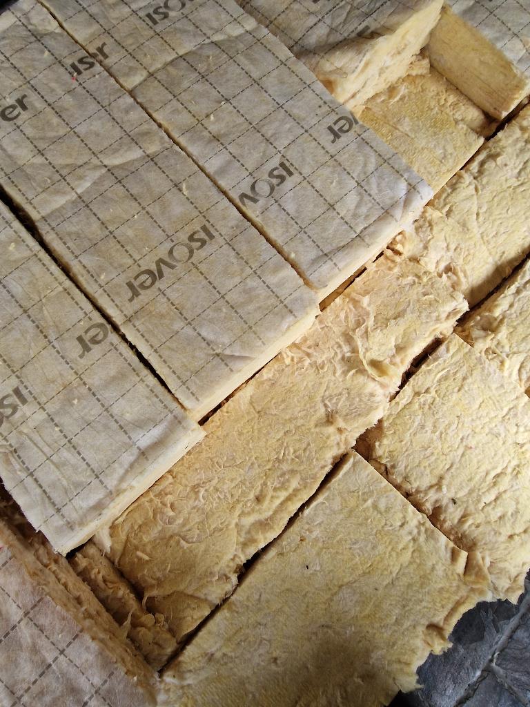 Minerale wol 20 cm dik, +/- 14m2, in stukken, 3 euro/m2, Doe-het-zelf en Bouw, Ophalen, Dakisolatie
