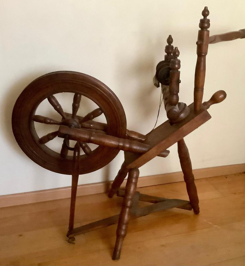 Authentiek houten spinnenwiel, Hobby en Vrije tijd, Spinnewielen en Spinnen, Gebruikt, Ophalen