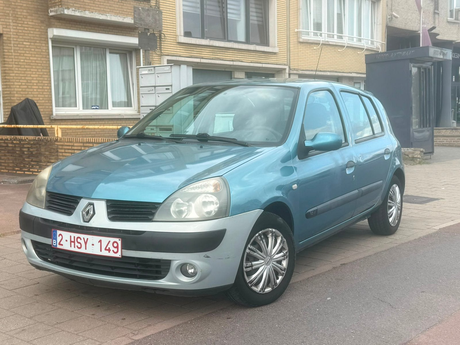 Renault Clio 1.2 Benzine Bouwjaar 2005 Slechts 100.000 km, Autos, Renault, Achat, Boîte manuelle, Beige, 5 portes