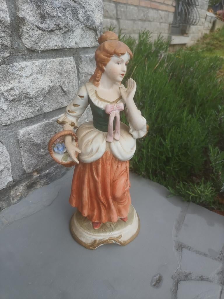 Mooi porseleinen beeld van 33 cm hoog, Ophalen