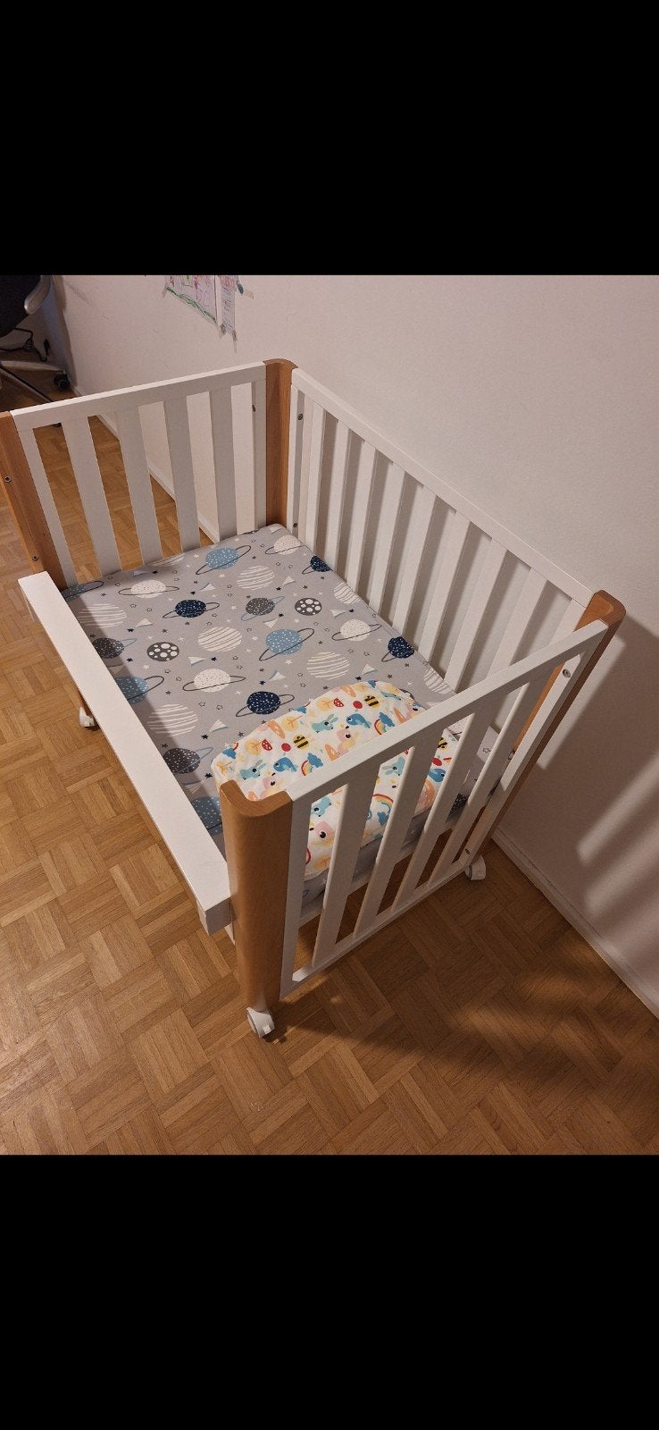 Kinderkraft baby lit + AeroSleep mattress + protector

+ cov, Kinderen en Baby's, Ophalen, Ledikant