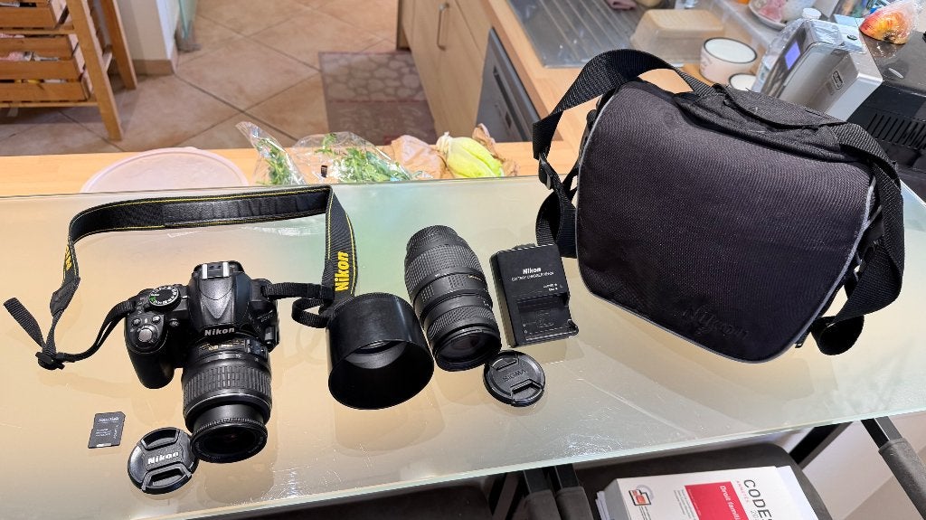 Appareil photo Nikon, Pare-soleil, Moins de 4 fois, 14 mégapixels, Enlèvement
