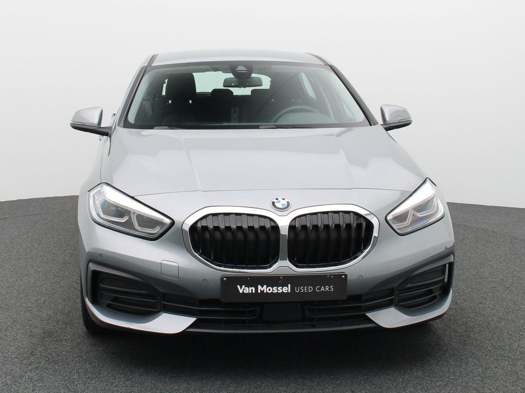 BMW 1-serie 118i (100 kW) NAVI | LED | PDC, Auto's, BMW, Gebruikt, 136 pk, 1365 kg, 3 cilinders