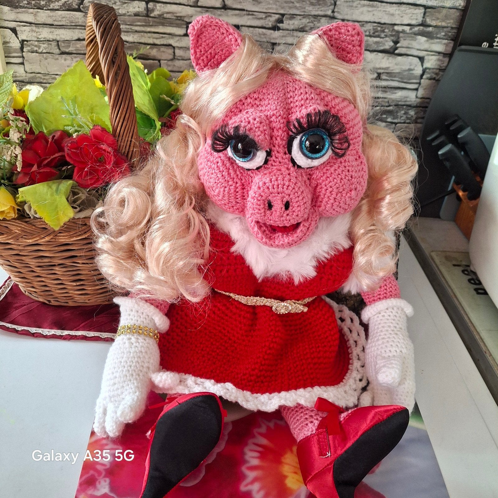 miss piggy  handgemaakt met satijnen schoentjes, Ophalen of Verzenden, Nieuw, Haken, Wol of Garen