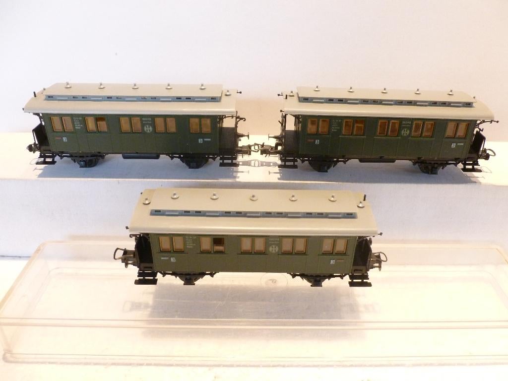 TRAINS HO, Hobby en Vrije tijd, Modeltreinen | H0, Ophalen of Verzenden, Gelijkstroom, Wagon, Liliput