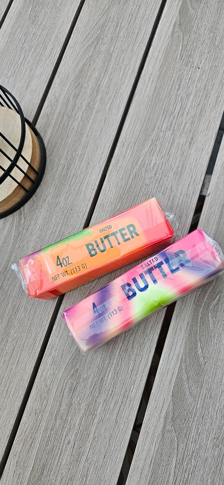 Squishy butter, Verzenden