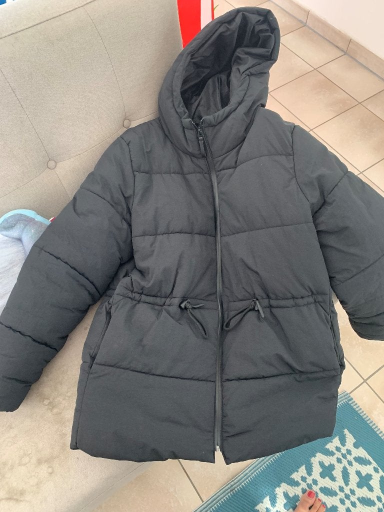 Dames winterjas H&M zwart met capuchon – goede staat, Vêtements | Femmes, Vestes | Hiver, Taille 36 (S), Comme neuf, Enlèvement
