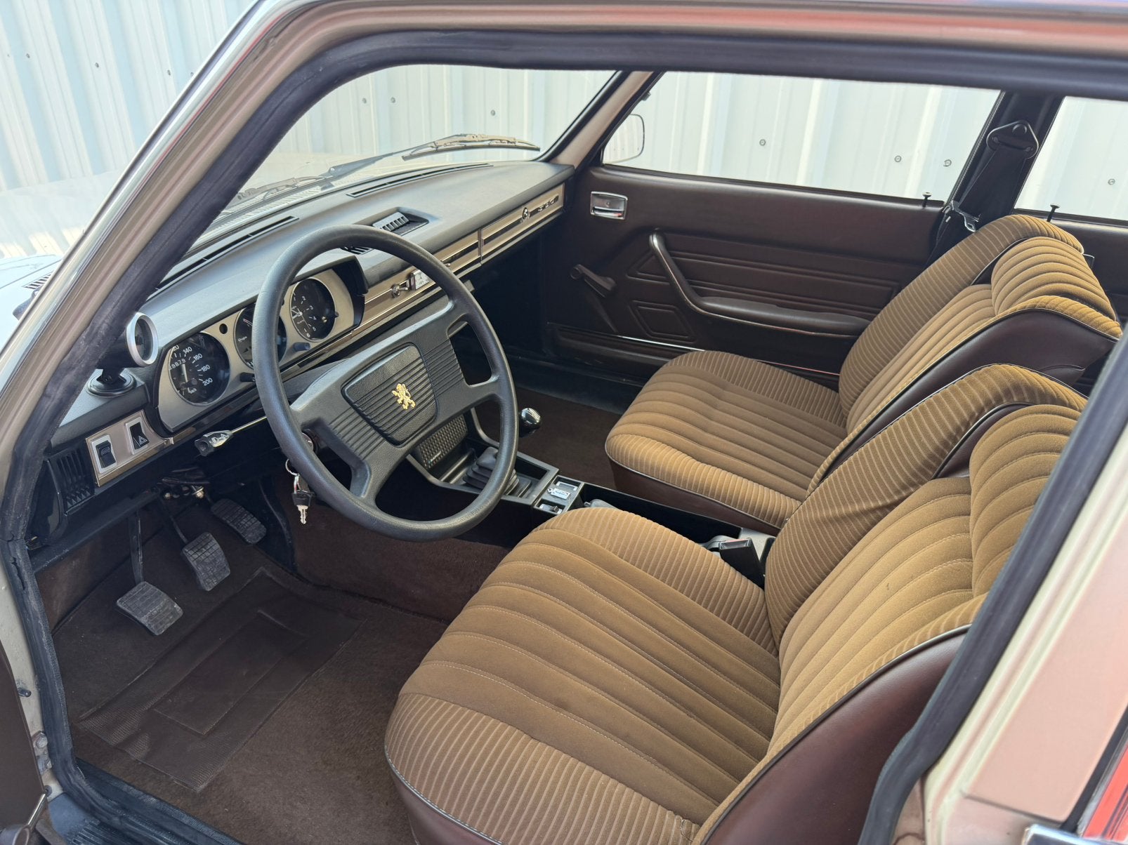 Peugeot 504 essence 1979 129.000km, foto 6