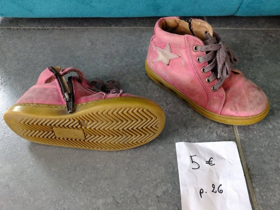 3 paires de bottines enfants pointure 26, 27, 32, Enfants & Bébés, Enlèvement ou Envoi, Utilisé, Garçon ou Fille, Chaussures