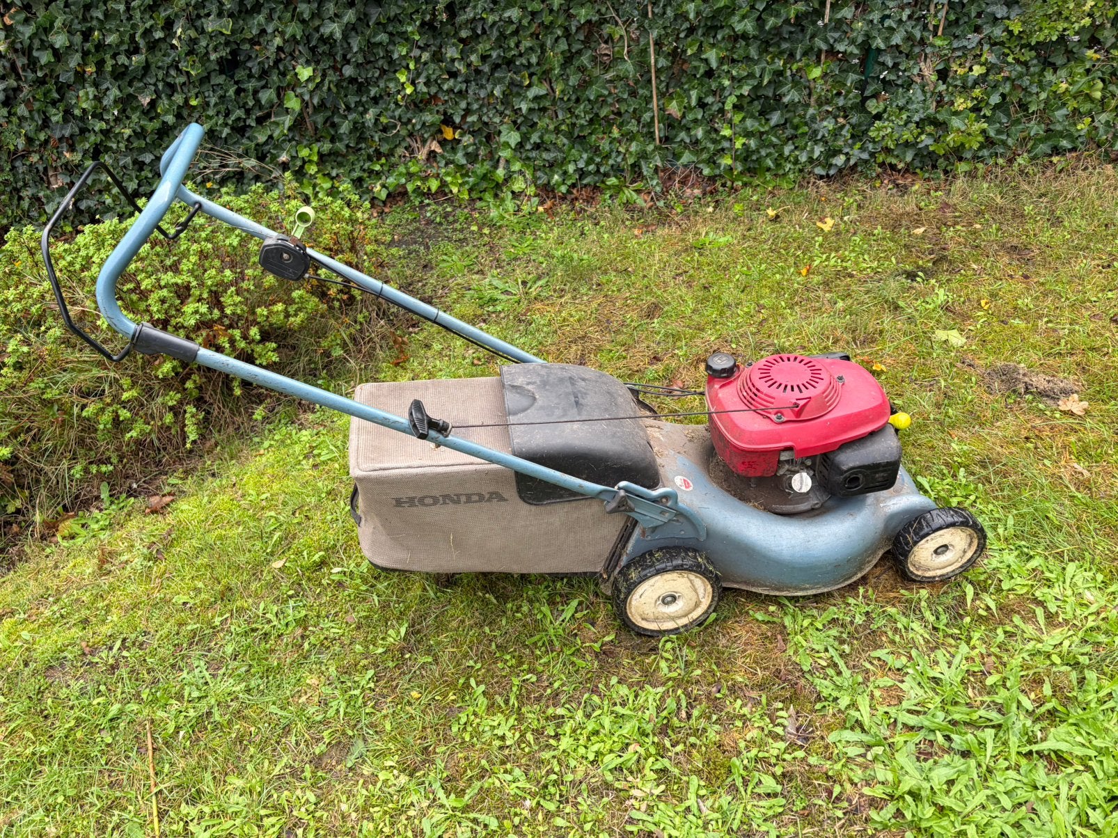 Honda Izy grasmaaier, Tuin en Terras, Ophalen, Gebruikt, Benzine-grasmaaier, Opvangzak