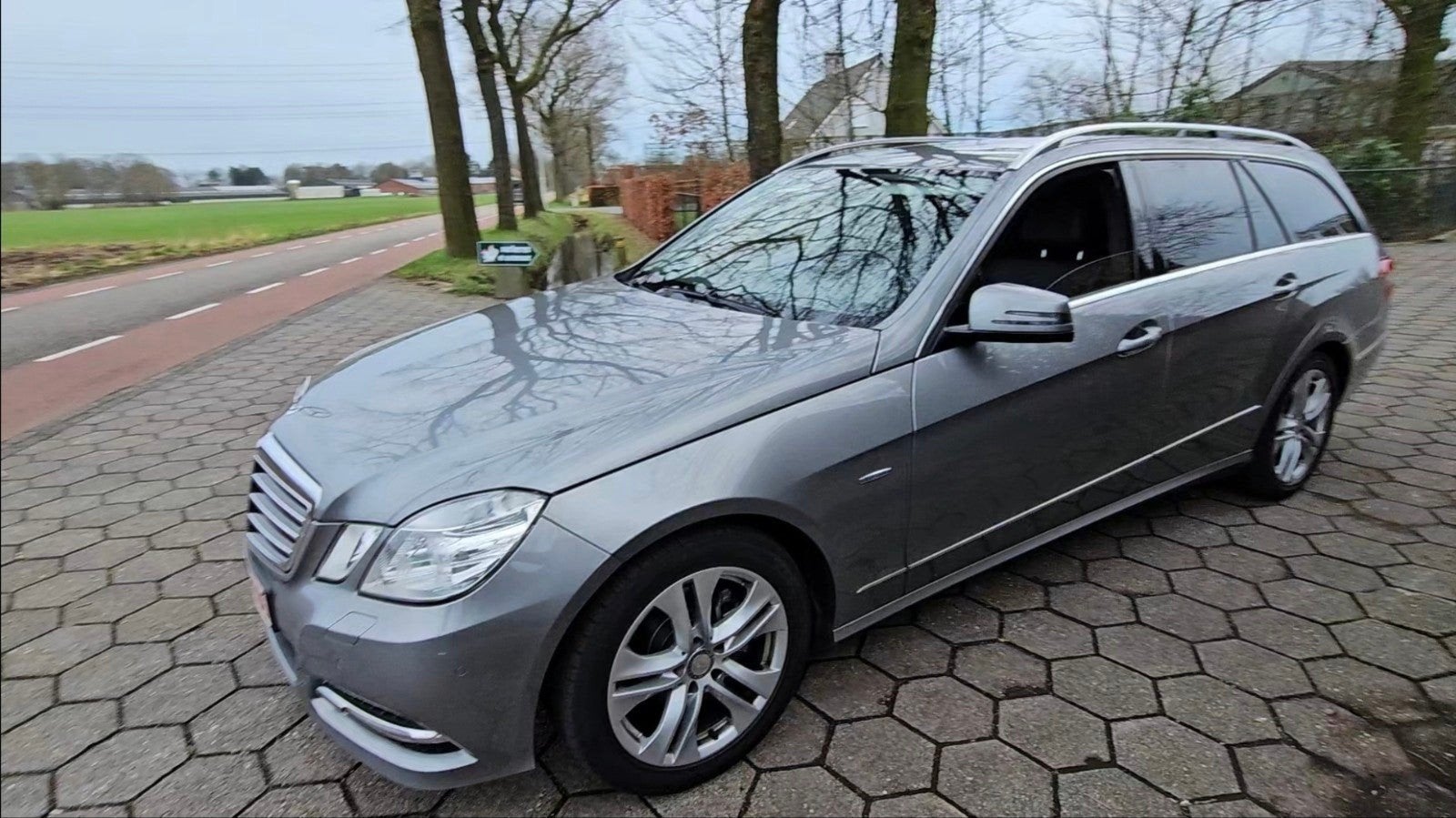 Mercedes Classe E W212 Avantgarde BlueEfficiency €42,50, -, Noir, 5 portes, Automatique, Particulier