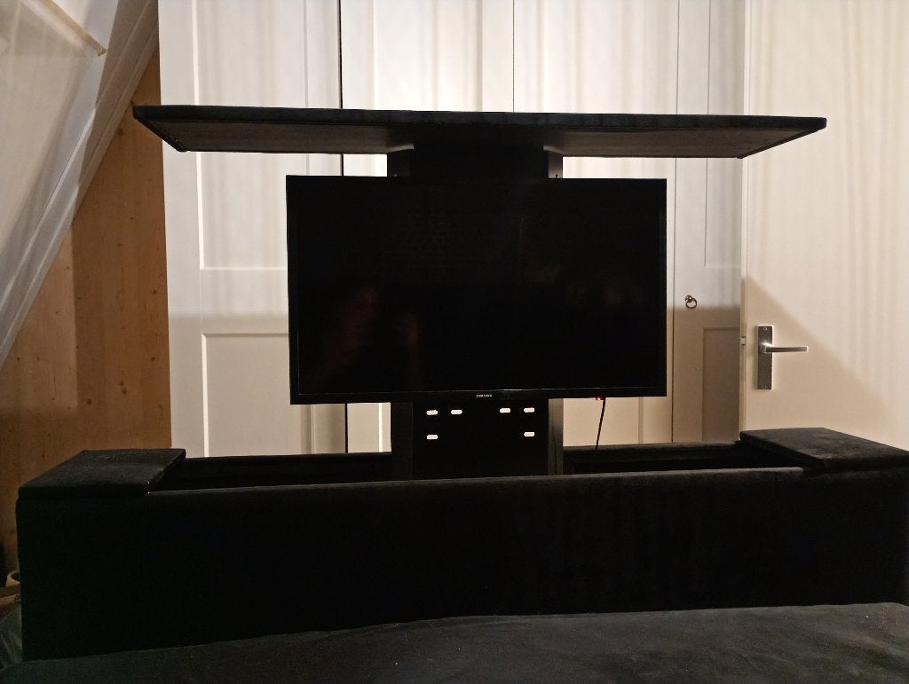 Voetbord met tv lift, Ophalen, Zo goed als nieuw