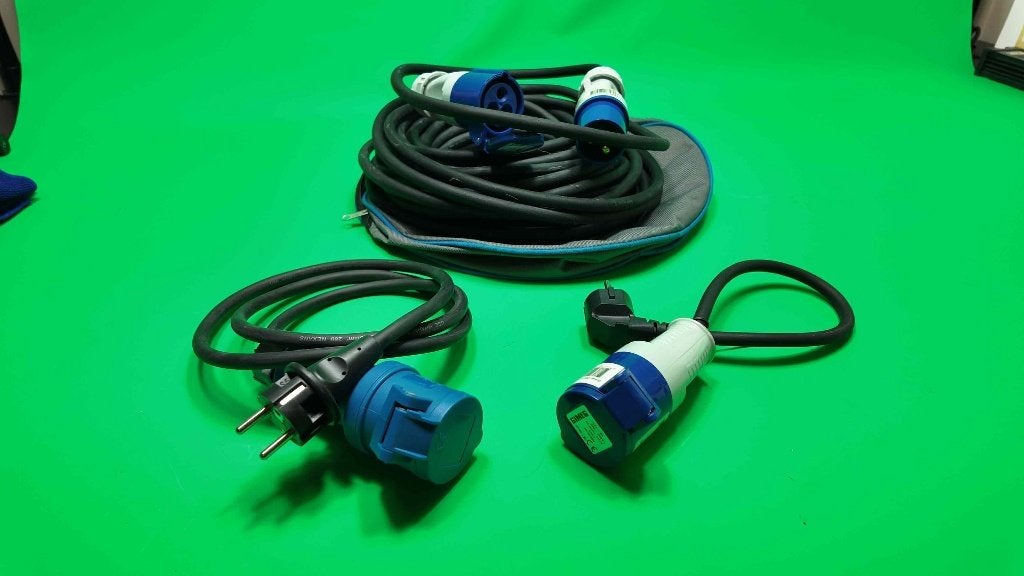 CEE 230V 25 meter + 2 verloopstekkers, Caravans en Kamperen, Ophalen, Zo goed als nieuw