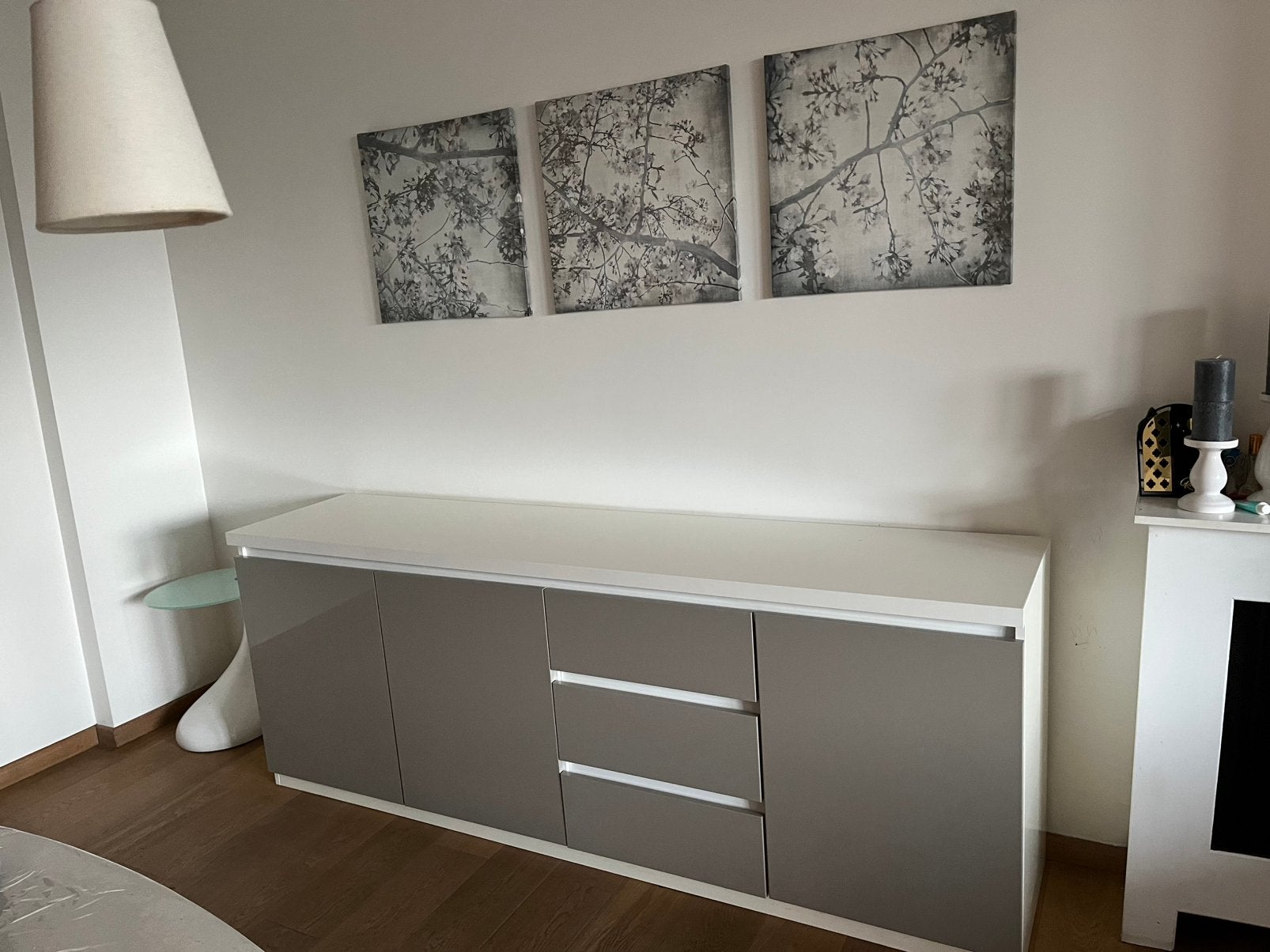 Dressoir Hoogglans Grijs-Wit, Ophalen, Met deur(en), Zo goed als nieuw, 200 cm of meer