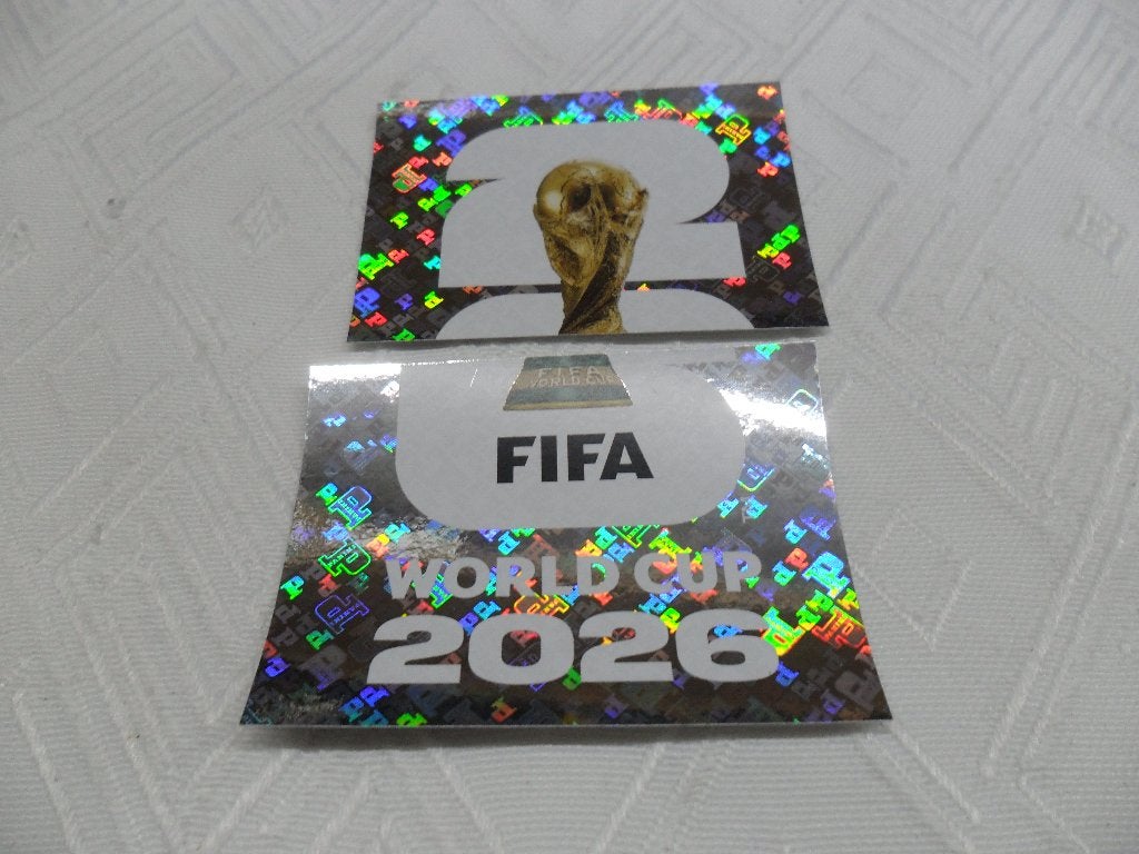 2 stickers Panini trophée de la coupe du monde 2026 1,50 €, Enlèvement ou Envoi, Neuf, Affiche, Image ou Autocollant