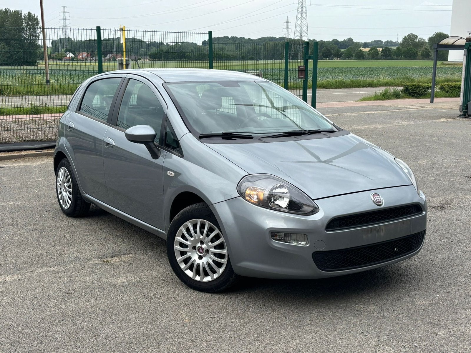 Fiat Punto 1.2 essence avec ct airco, Autos, 1242 cm³, Achat, 4 portes, Entreprise