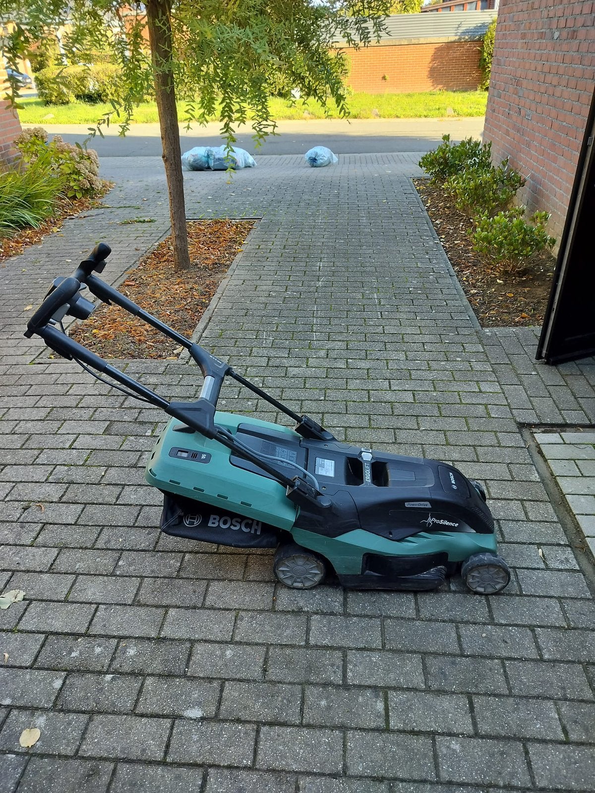 Grasmachine + kabel, Tuin en Terras, Ophalen, Zo goed als nieuw