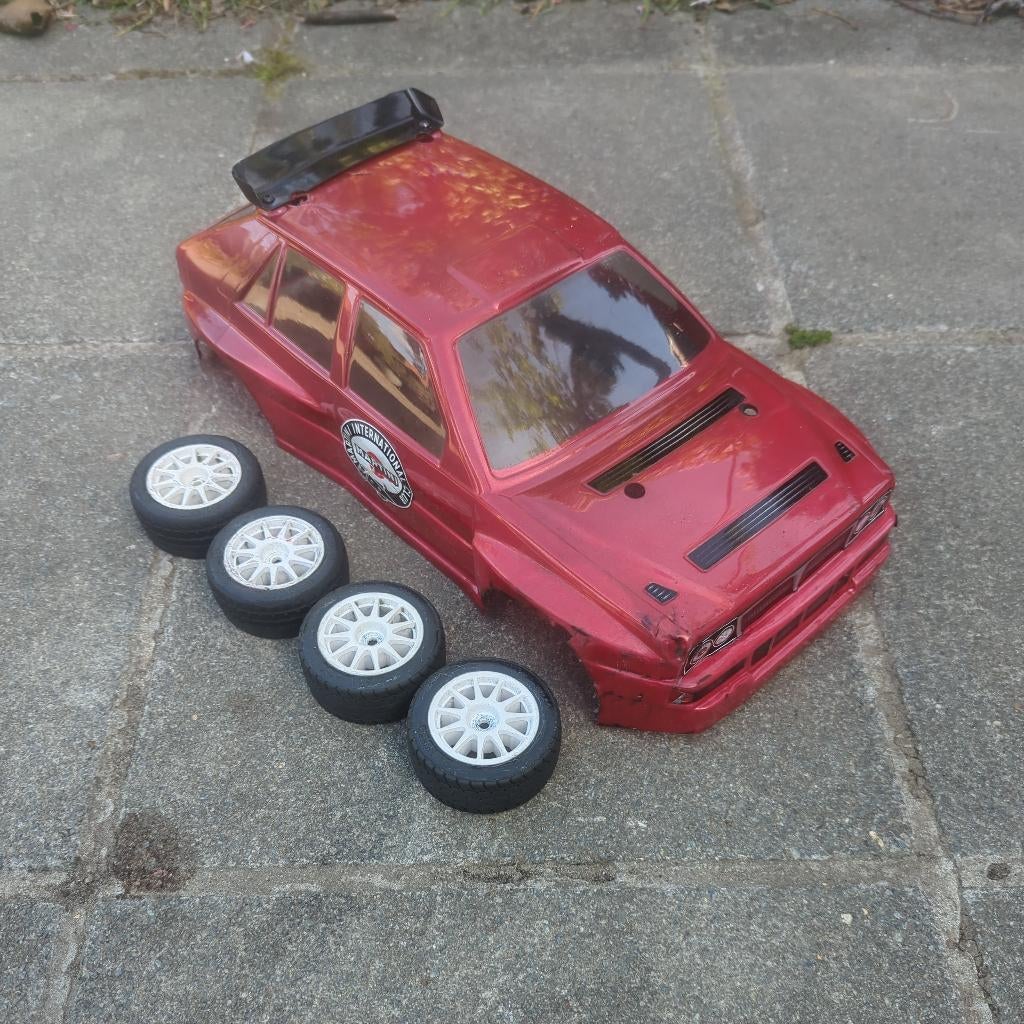 Tamiya M-Chassis Lancia Delta kap + wielen (225mm M-07 M-05), Ophalen of Verzenden, Gebruikt, Schaal 1:10, Onderdeel