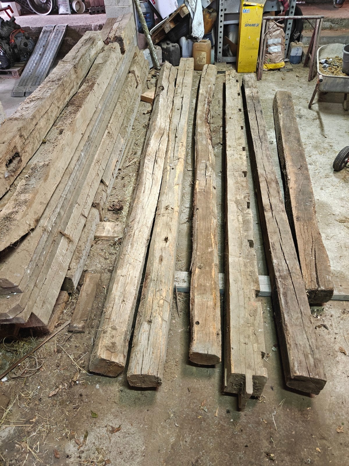 9 poutrelles de chêne et 6 vieilles sapin, Enlèvement, Chêne, 300 cm ou plus