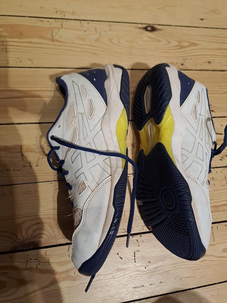 Tennisschoen ascics gel rocket 11 indoor of buiten, Sport en Fitness, Tennis, Ophalen, Zo goed als nieuw, Schoenen, Overige merken