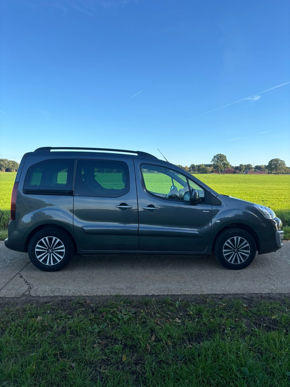 Peugeot partner tepee, Auto's, Voorwielaandrijving, Dealer onderhouden, 1199 cc, Leder en Stof