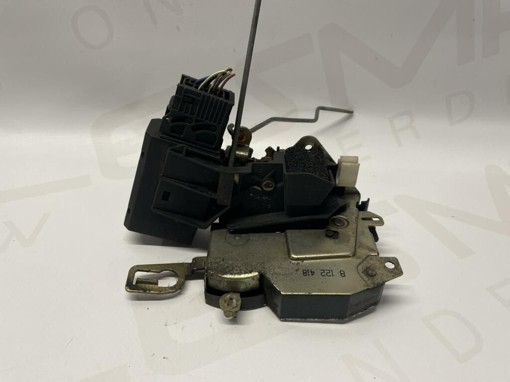 Deurslot mechaniek rechtsvoor BMW E36 8122418, Auto-onderdelen, Gebruikt, -, -, Ophalen of Verzenden