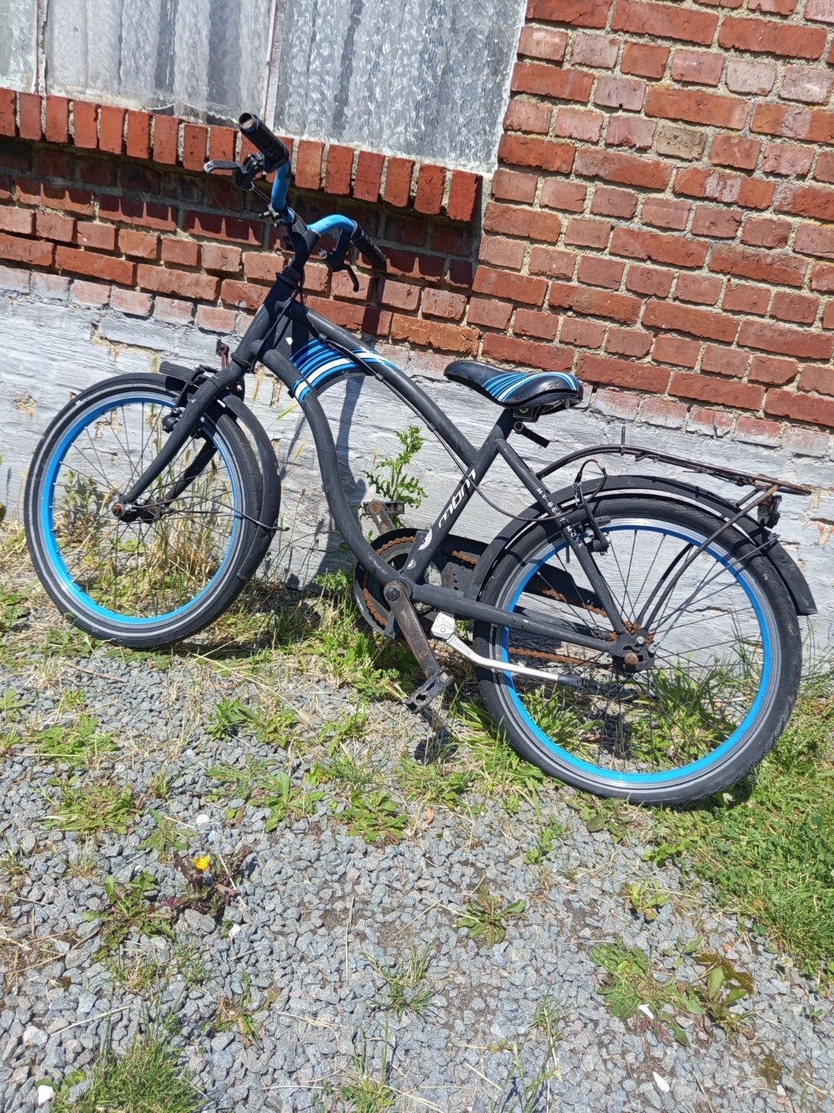 3 te herstellen kinderfietsen, Ophalen