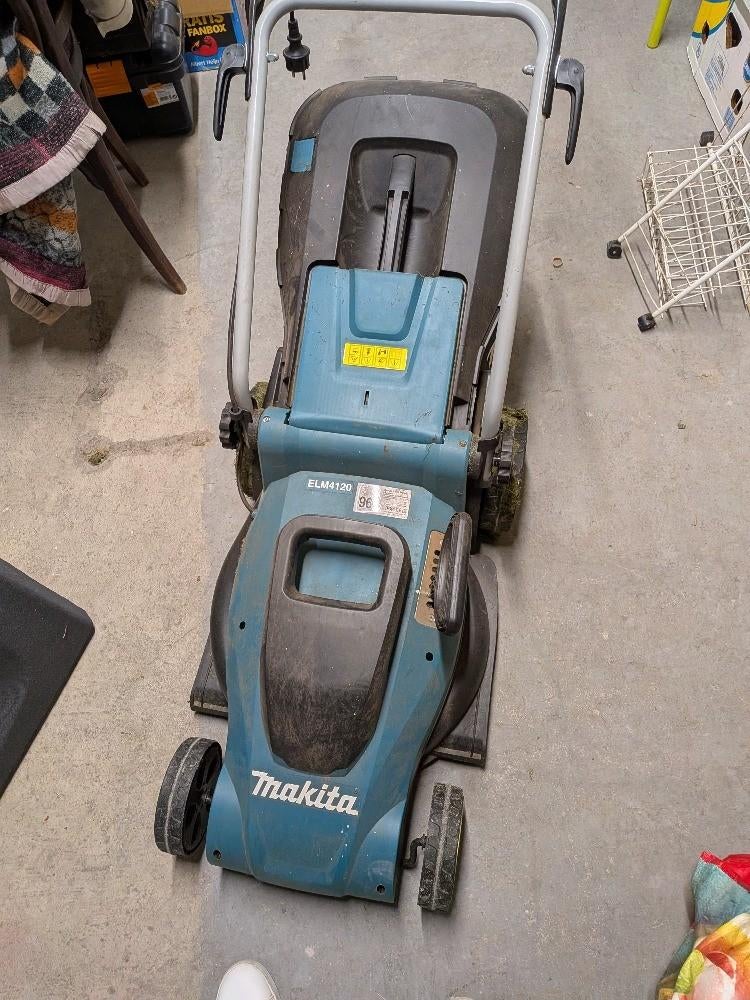 grasmaaier Makita ELM4120, Tuin en Terras, Grasmaaiers, Ophalen, Gebruikt, Elektrische grasmaaier, Opvangbak