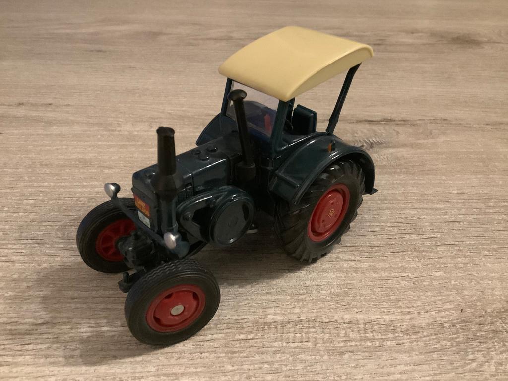 Tracteur miniature (Siku) (échelle 1/32), Hobby & Loisirs créatifs, Enlèvement ou Envoi, Comme neuf, Tracteur et Agriculture, SIKU