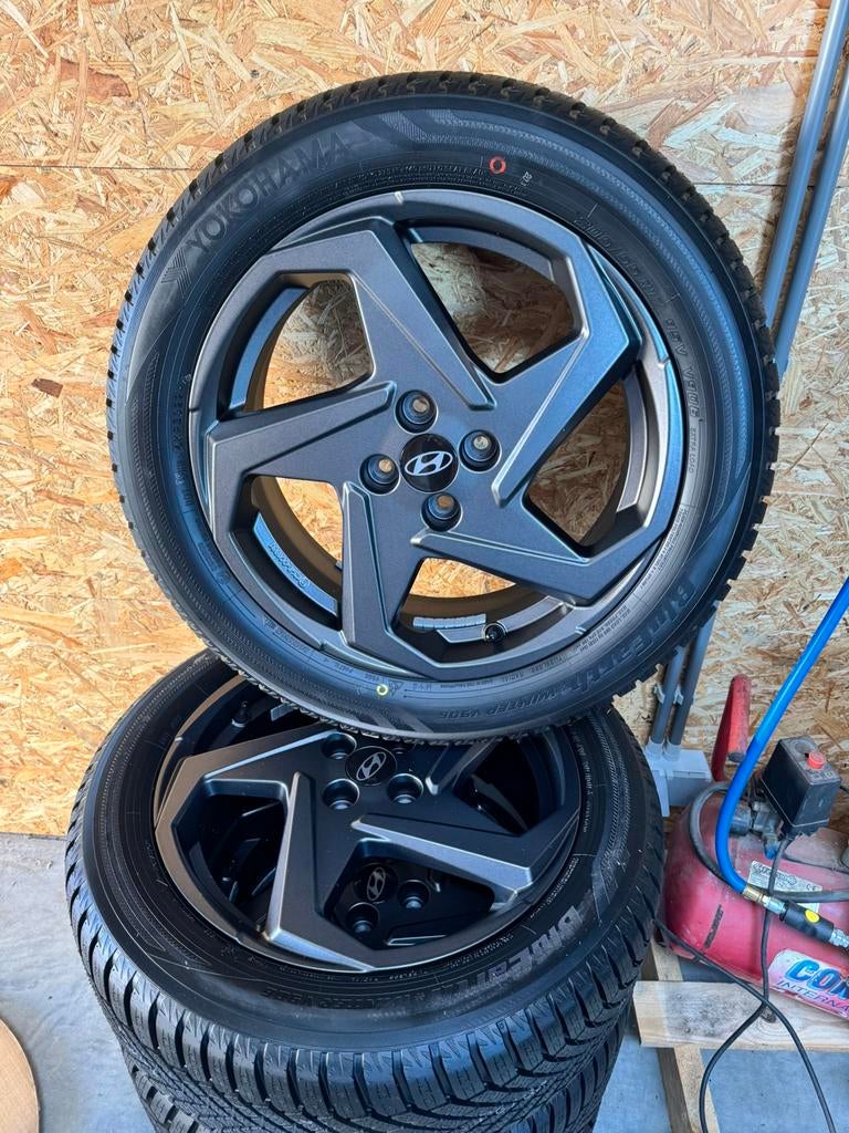 Bandenset Hyundai I20, Auto-onderdelen, Banden en Velgen, Ophalen, Winterbanden