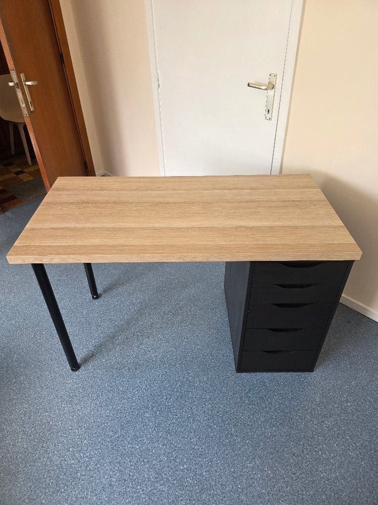 Bureau ikea, Huis en Inrichting, Bureaus, Zwart, 120 cm, Hout, Zo goed als nieuw