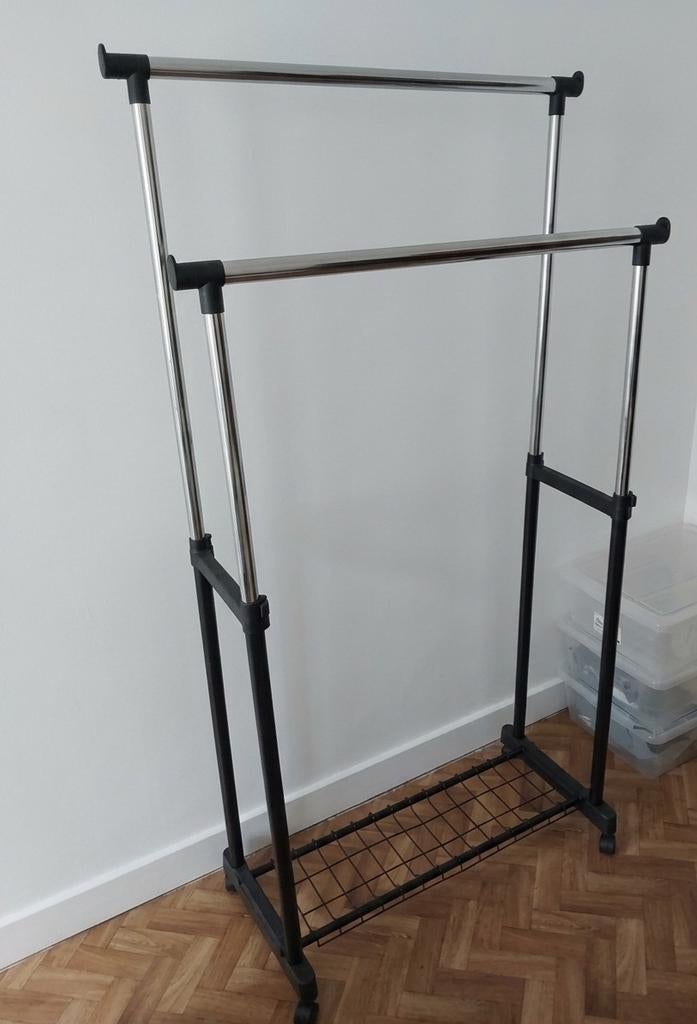 Doubles supports à vêtements, Avec roues, Comme neuf