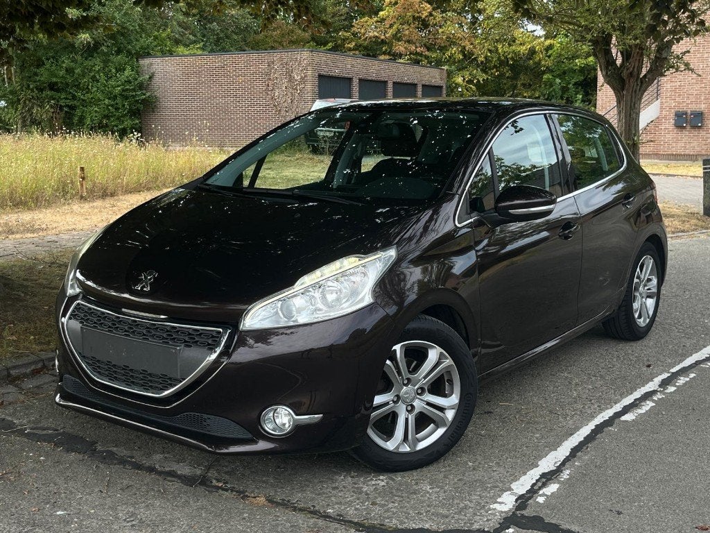 Peugeot 208, Autos, Euro 5, Achat, Boîte manuelle, Entretenue par le concessionnaire