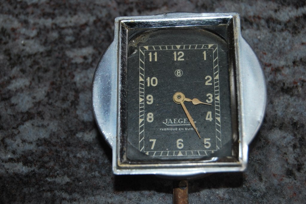 JAEGER. ANCIENNE MONTRE DE VOITURE, Ophalen of Verzenden