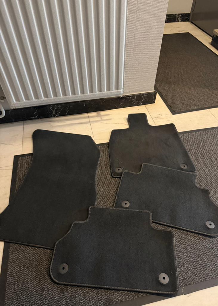 Origineel set vloermatten AudiQ5, Auto diversen, Automatten, Ophalen, Zo goed als nieuw