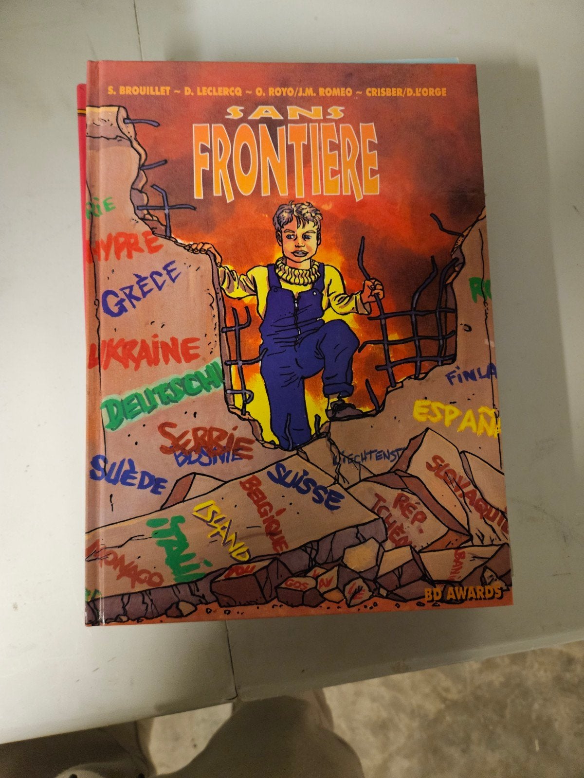 Sans frontière, Boeken, Stripverhalen