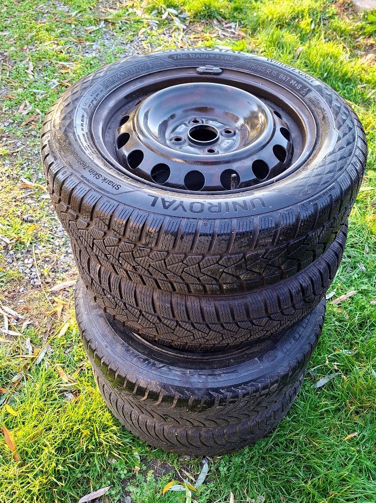 jantes Dacia Lodgy 4x100mm pneus hiver 175/65 R15, Autos : Pièces & Accessoires, 15 pouces, Pneus hiver, Enlèvement ou Envoi, 175 mm
