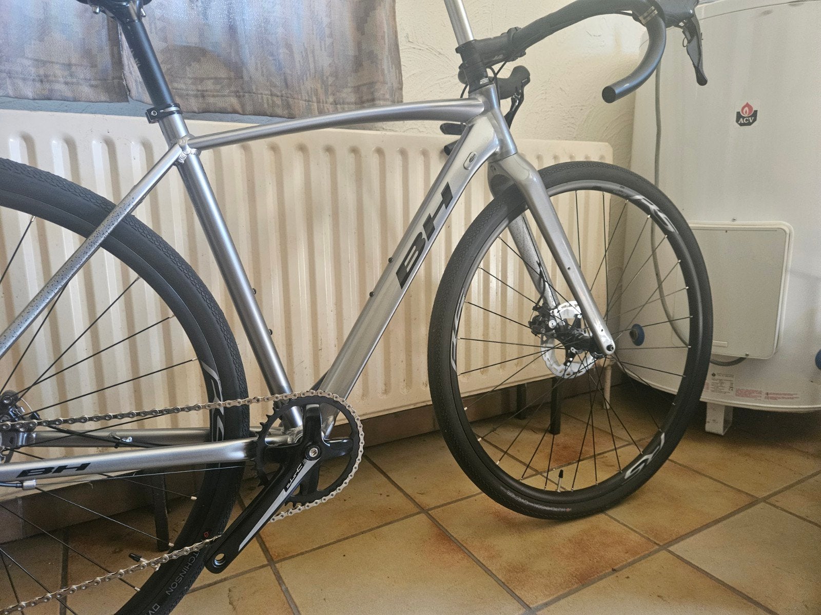 Gravelbike, maat SM, groepset: shimano 105, 2 x 11 speed,, Ophalen