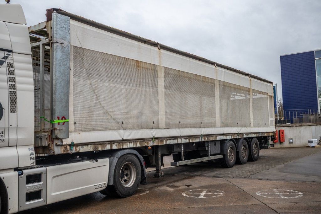 Trouillet VOLAILLE/GEFLÛGEL/POULTRY+HAYON (bj 2000), Auto's, Vrachtwagens, Overige brandstoffen, Bedrijf, Aanhangers en Opleggers